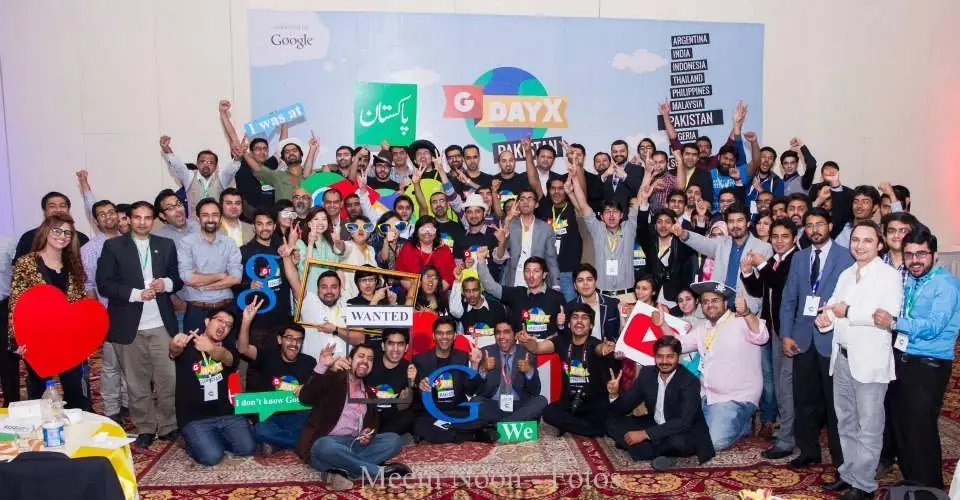 Large group photo at Google GDay X Pakistan
